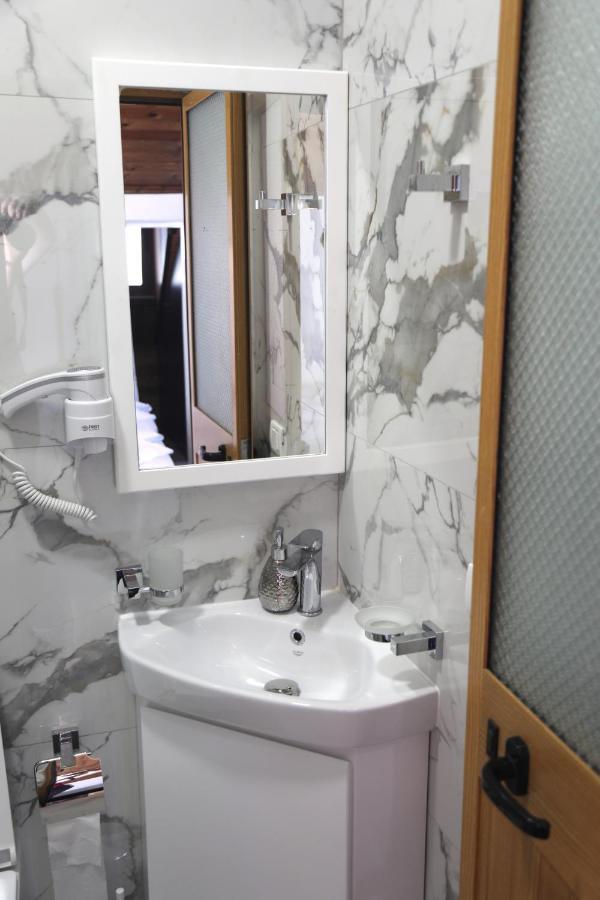 --Hotel Deal-- Rooms With Castle View Krujë المظهر الخارجي الصورة